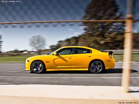 2012�� 6.4L SRT8 Super Bee