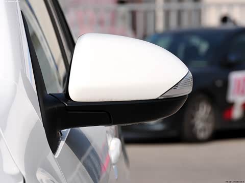 2012�� ���� 2.0L �ֶ��˶���