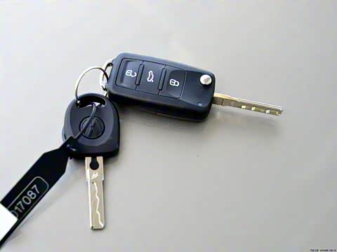 2012�� 1.6L Cross Polo AT