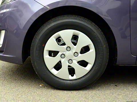 2012�� ���� 1.4L MT GLS