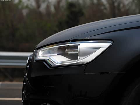 2012�� 50 TFSI quattro ������