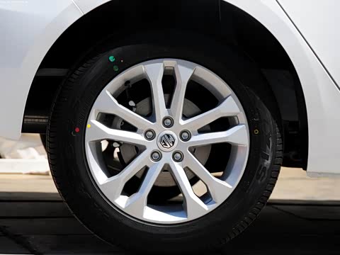 2012�� 1.5L �Զ��캽��