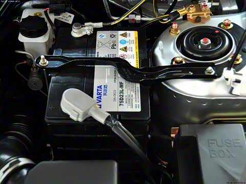 2012�� ���� 1.6L �ֶ���Ӣ��