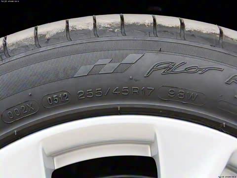 2012�� E 300 L ʱ����