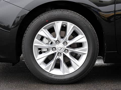 2013�� 300h ��Ӣ��