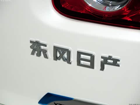 2012�� 2.0XL �� CVT 2WD