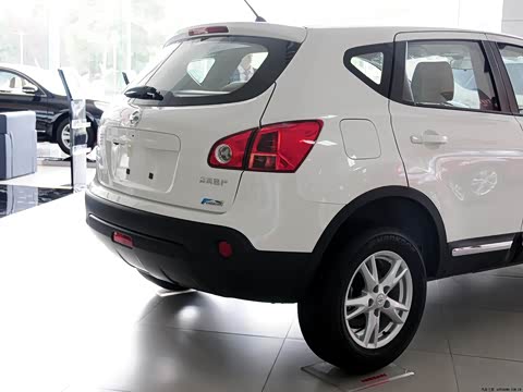 2012�� 2.0XL �� CVT 2WD