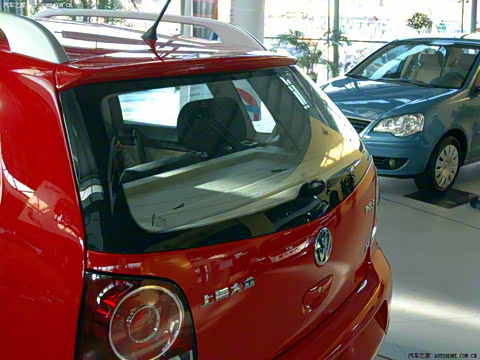 2007�� 1.6L Cross Polo AT