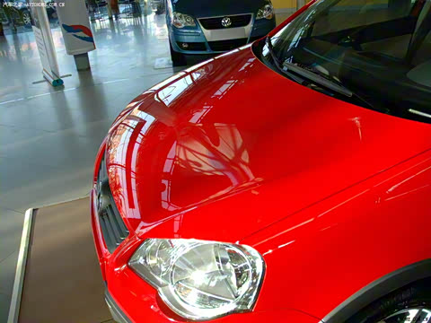 2007�� 1.6L Cross Polo AT