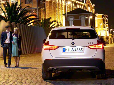 2010�� xDrive28i