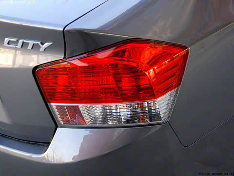 2008�� 1.5L �ֶ���Ӣ��