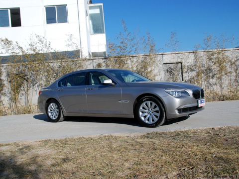 2009 740Li