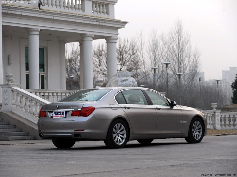 2009 740Li