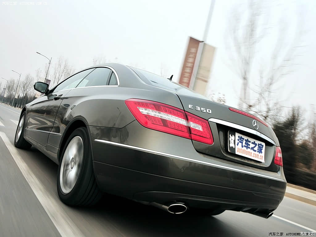 汽车之家>汽车图片>奔驰>奔驰e级(进口)>2009款e350coupe> 奔驰e级