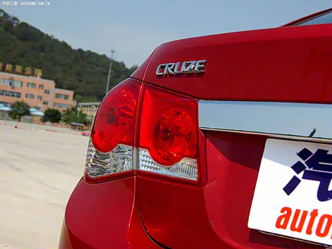 2009�� 1.8L SX AT