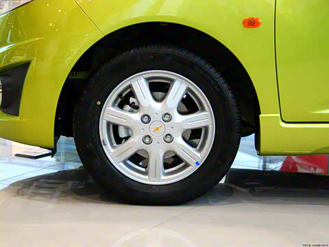 2011�� 1.0 SX AT