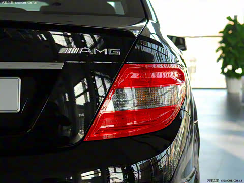 2009�� AMG C 63 ������