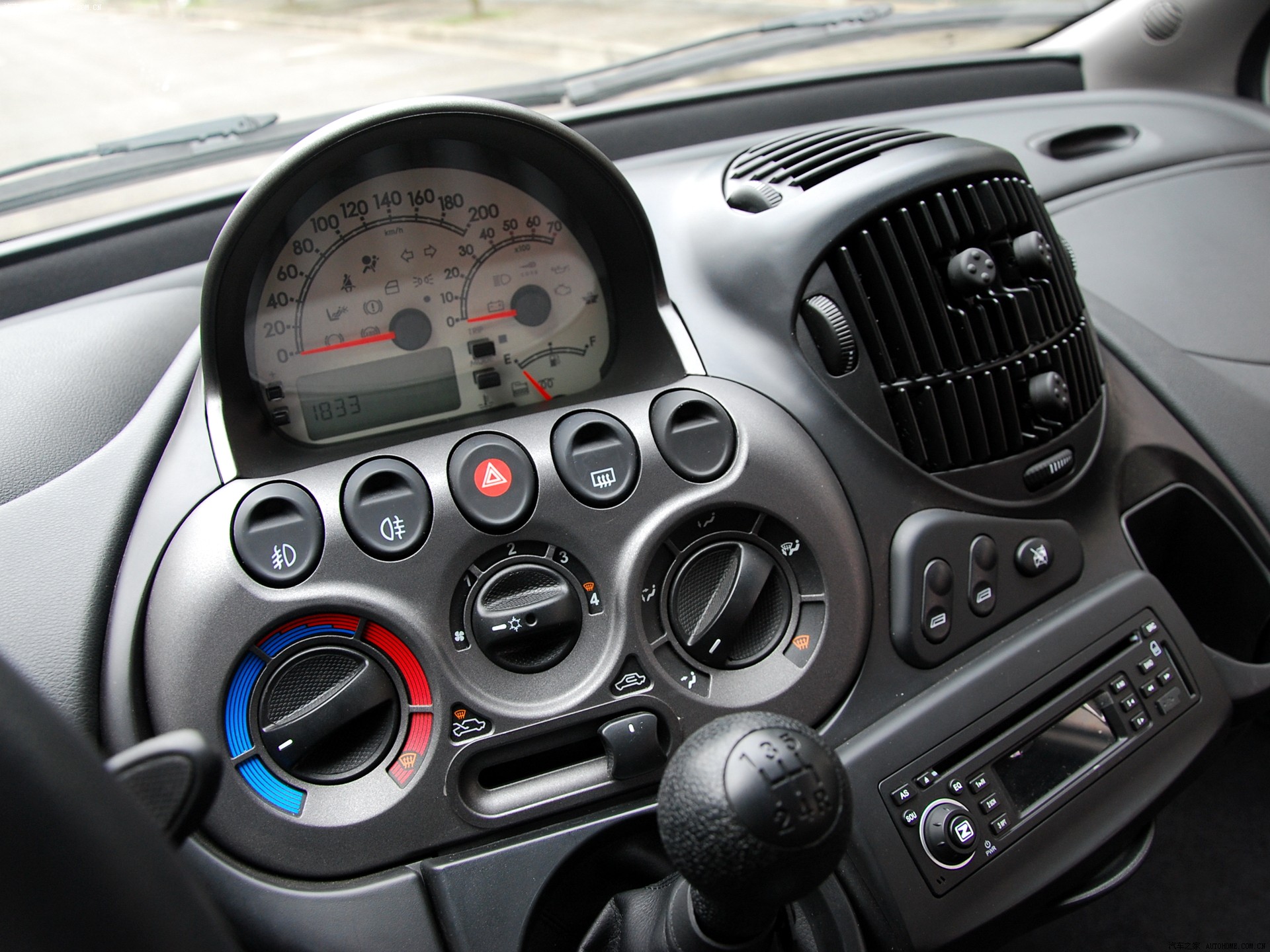 6l 汽油标准型6座