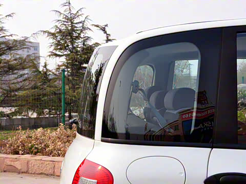 2009�� 1.6L ˫ȼ�Ͼ�����