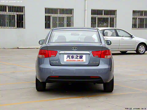 2009�� 1.6L AT Premium