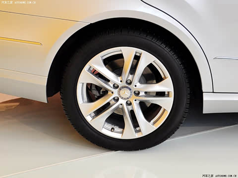 2009�� E 300 ʱ����