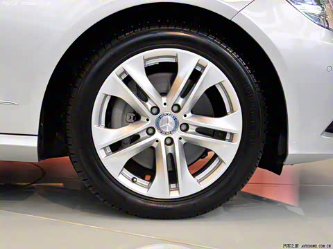 2009�� E 300 ʱ����