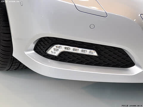 2009�� E 300 ʱ����