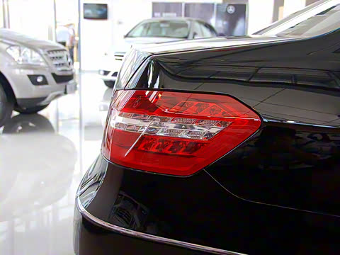 2009�� E 300 ʱ����