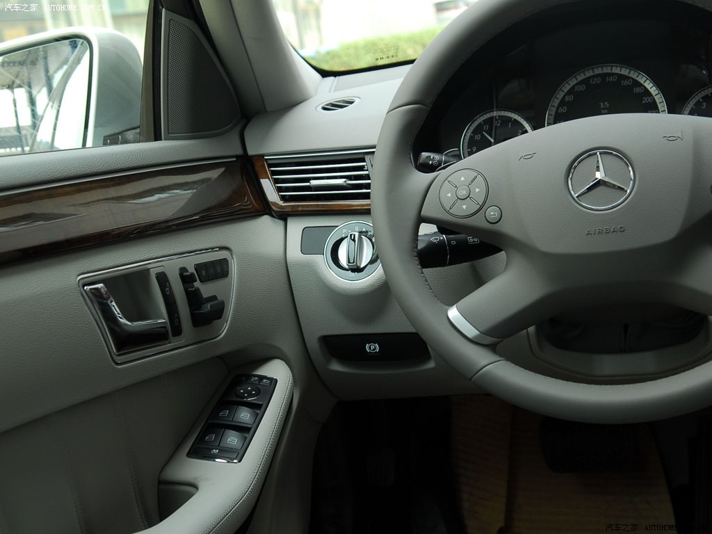 奔驰(进口) 奔驰e级(进口) 2009款 e300 优雅型