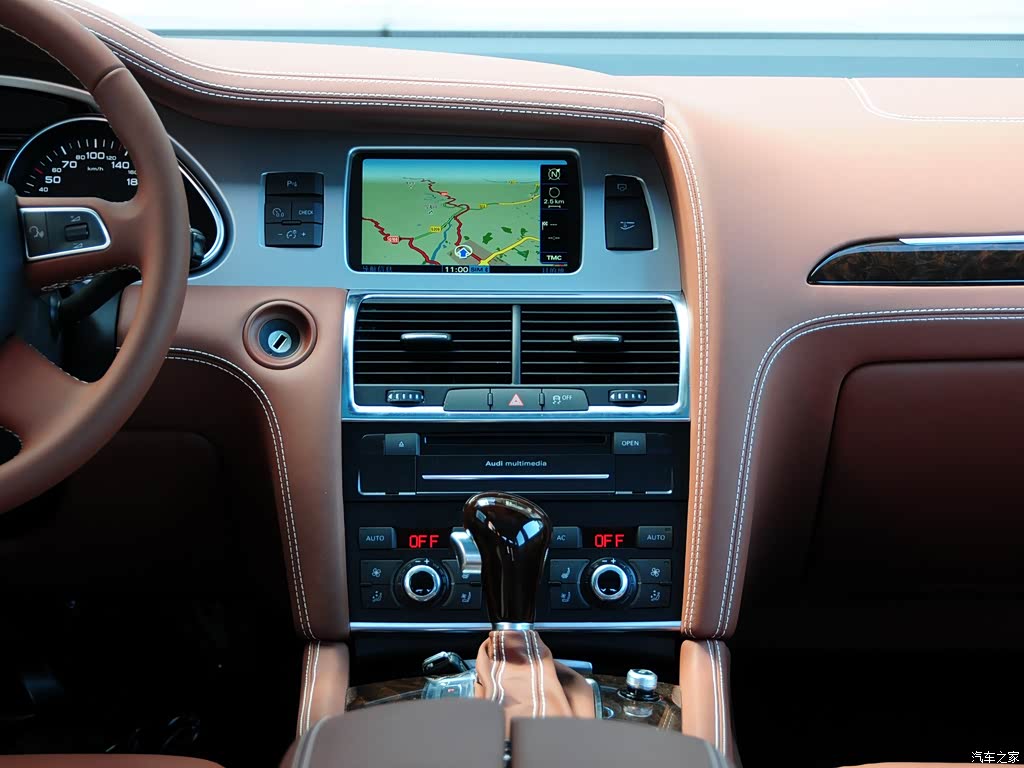 奥迪(进口) 奥迪q7 2011款 3.0 tfsi 专享型(200kw) 中控方向盘
