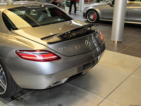 2011�� SLS AMG