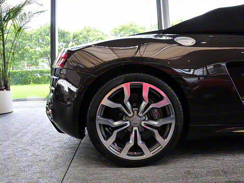 2011�� Spyder 5.2 FSI quattro