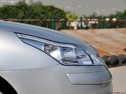 2010�� 2.0L �ֶ������