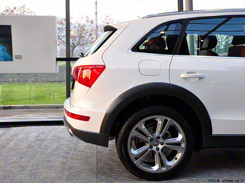 2010�� 2.0TFSI ԽҰ��