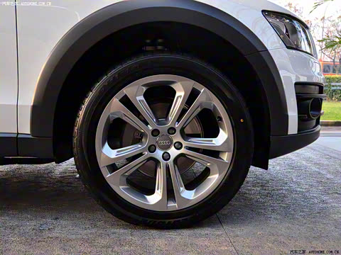 2010�� 2.0TFSI ԽҰ��