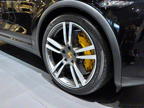 2011�� Cayenne Turbo 4.8T