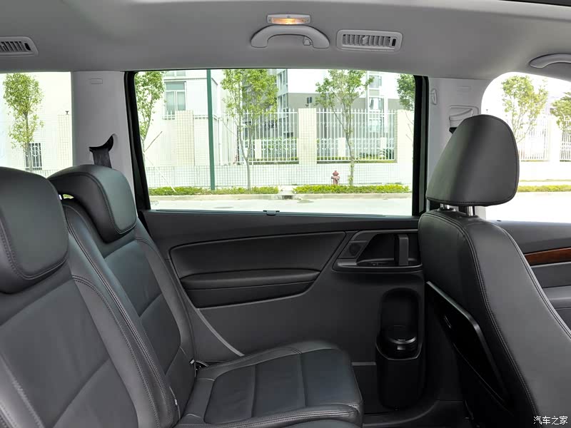大众(进口) 夏朗 2012款 2.0tsi 舒适型 欧iv 深黑 车厢座椅