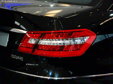 2010�� E 300 L ʱ����