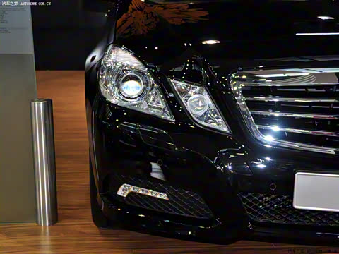 2010�� E 300 L ʱ����