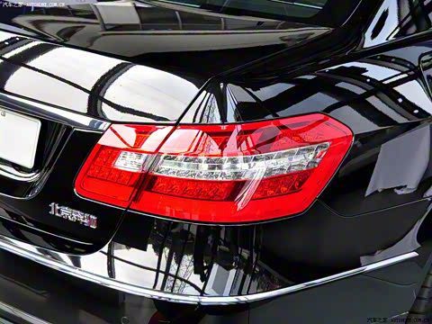 2010�� E 300 L ʱ����