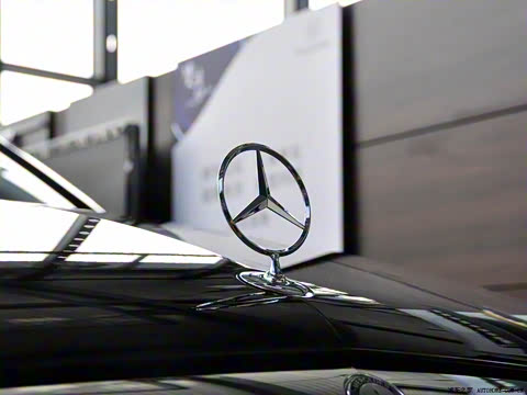 2010�� E 300 L ʱ����