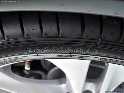 2010�� E 300 L ʱ����