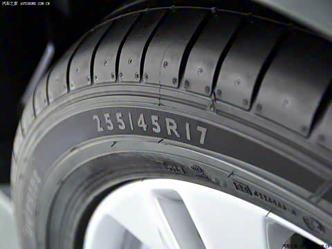 2010�� E 300 L ʱ����