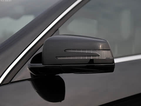 2010�� E 300 L ʱ����