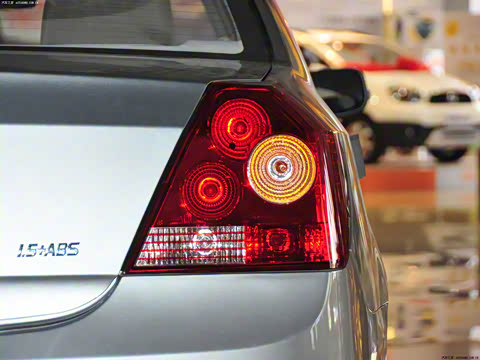 2010�� 2�� 1.5L �ֶ���׼��