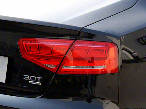 2011�� A8L 3.0 TFSI quattro�����(245kW)