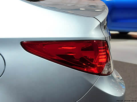 2010�� ���� 1.6L �Զ������GLS