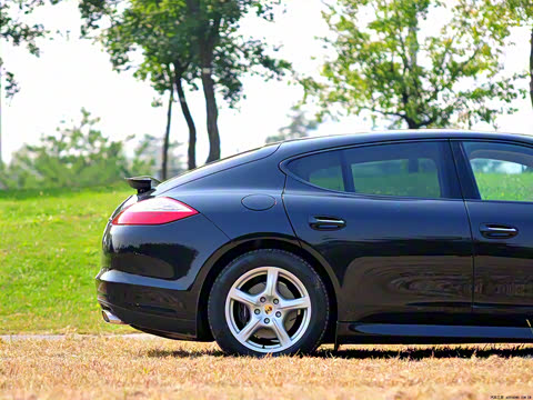 2010�� Panamera 4 3.6L