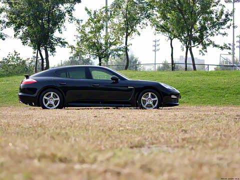 2010�� Panamera 4 3.6L