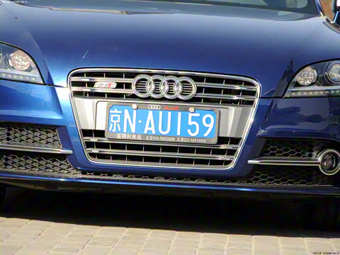 2011�� TTS Coupe 2.0TFSI quattro